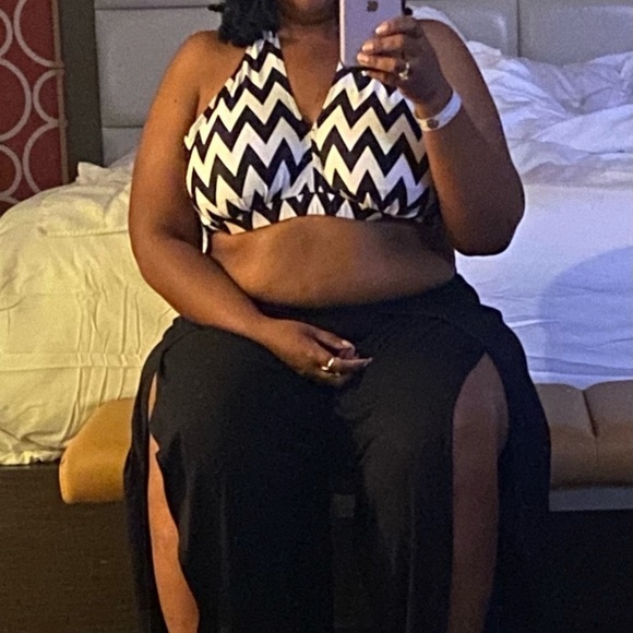 Two Piece Crop Set - Picture 6 of 9